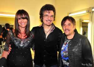 Alejandro Lerner Instagram - Hermoso encuentro con mi querido y Admirado Gino Vanelli !!!! Se viene mas Magia!!!