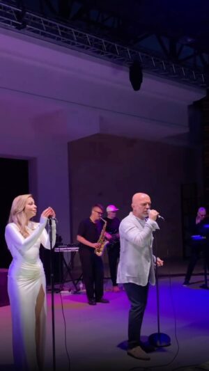 Aleksandr Shoua Instagram - Небольшой фрагмент выступления в Воронеже!

Друзья, у кого из вас эта песня среди любимых? ❤️‍🔥

#александршоуа #непара