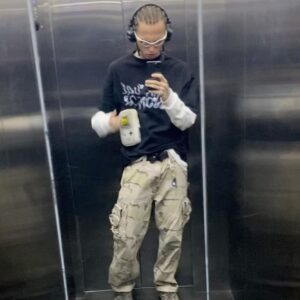 Aleksey Kuzmin Instagram - Это я за продуктами ходил весь месяц
В конце бонус