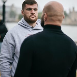 Alen Babic Instagram - Tower Bridge Face Off 👀 

@johnnyfisher1 & @alenthesavagebabic meet in the Capital to start fight week ⚔️ 

The Romford Bull and The Savage go to war this Saturday 🍿 

#FisherBabic #Boxing #Bosh 

----------------------------------------------------
Follow @matchroomboxing for exclusive content 👊
----------------------------------------------------