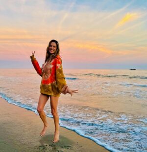 Alessandra Ambrosio Instagram - And the weekend went like… 💖🌈🌊✨🦄 MALIBU #summer24