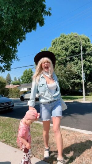 Alessandra Torresani Instagram - Let’s Go Girls! 🤠