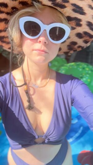 Alessandra Torresani Instagram - 10ft Splash Pad = Mom’s Having a Relaxing Summer ☀️😜 #costcofinds #costco #10ftsplashpad #toddlersoftiktok #summer #momtok