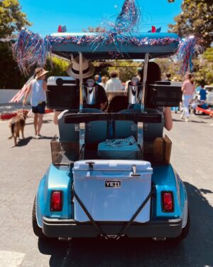 Alessandra Torresani Instagram - Ice Cream Truck, Wonder the Cow, Giant Dogs and Dweezil Zappa…the Most Epic 2nd Annual 4th of July Neighborhood Parade 🇺🇸 Couldn’t of done it without my mom team  @kristen_dees @danikid 🇺🇸 Thank you @kevindees for sponsoring our little block party, @littlehorseontheprairie for bringing so many smiles and @dweezilzappa for bringing rock n roll to the 4th! 🇺🇸