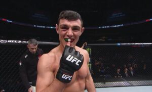 Alessio Di Chirico Instagram - Dear all,
I had a slight injury that will put me off for 20 days so I’ll not be able to fight on June the 5th. I send all the medicals to UFC asking them to postpone the fight. They, kindly as ever, asked me if I could Fight in August, the 7th, and I said yes, immediatly as I ever do. That’s it. I’ll Be ready to Fight. I never pull out from a fight if I’m able to fight and I will always fight till the end. 
🇮🇹🇮🇹

Amici miei,
Purtroppo per via di un infortunio che mi costringerà a stare fermo 20 giorni non sarò in grado di combattere il 5 giugno.
ho chiesto all’ UFC di spostare l’ incontro (fornendo tutta la documentazione) e mi hanno chiesto se fossi disponibile a combattere il 7 agosto, data che ho accettato immediatamente, come sempre. Spero di tornare il prima possibile in azione, sapete bene che non mi tiro mai indietro e combatto sempre fino alla fine. #ufc #mma #fight #mixedmartialarts #top15