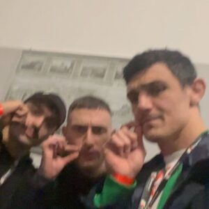 Alessio Di Chirico Instagram - Ho iniziato la mia carriera di allenatore con te, che sei sicuramente l’atleta più capoccione che mi poteva capitare, e senza ombra di dubbio sarà l’imprinting giusto per mettere alla prova la mia pazienza…
Però di una cosa sono sicuro, che alla fine dei giochi ne sarà valsa la pena!

Ps
Per info riguardo la tecnica del grana padano durante il taglio del peso chiedere al dottor @dr.robertoscrigna .