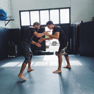 Alessio Di Chirico Instagram - Sono stato volutamente un po' fuori dai giochi  nell'ultimo periodo e sono successe un po' di cose.
Prima di tutto l’ incontro saltato con Duraev: l'ho accettato subito senza pensarci due volte però durante i controlli medici prematch sono stato fermato, avevo una gran voglia di ritornare in sella dopo l'ultima caduta ma forse è bene aspettare un po' di piu e per questo ringrazio ringrazio il mio team per prendersi cura di me. 
Ora è tempo di uscire dai box e prepararsi a tornare in pista.

📸by @diego_pagnotta
#ufc #mma #mixedmartialarts #training #fight