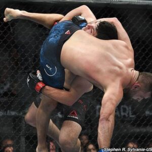 Alessio Di Chirico Instagram - Che grande match fu questo 💪 // What a great scrap was that. Hard as hell. #ufc #mma #fight #lasvegas #top15