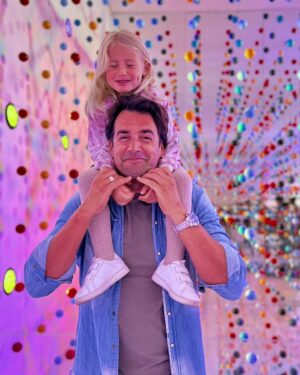 Álex Adróver Instagram - Madrid y sus planazos para hacer en familia @balloon_museum @productoresdesonrisas