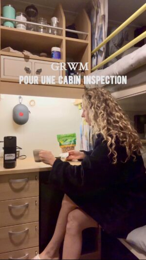 Alex-Anne Aubé-Kubel Instagram - GRWM pour une cabin inspection! 

#shiplife #utopiaoftheseas #cleaneating #royalcaribbean #inspection #travel #vlog #lifeatsea #grwm