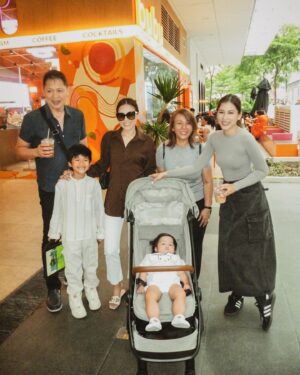 Alex Gonzaga Instagram - Our @bububars cafe date!!! Syempre ako nag-aya pero dahil kasama ang ate, sya pinagbayad ko. Matik na yan samin mga bunso kapag kasama panganay 😂🫣