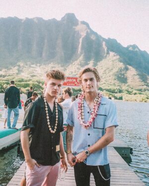 Alex Lange Instagram - last week, i went out to hawaii with the team @karmagawa and @savethereef for the premiere of their new documentary. over there, i learned countless lessons about the importance of our oceans and how we impact them. i encourage you all to learn more about what we can do to make a difference: a small change in daily routine could make a huge difference in our future 🙌🏼🖤 thank you @timothysykes and @badboi for the experience.