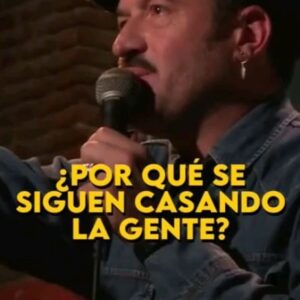 Álex O'Dogherty Instagram - Por 25 pts, motivos por los que se casa la gente hoy en día...
.
.
#monologo #humor #humorenespañol #comicoespañol #comediante #risas #monologos #standup #comedia #alexodogherty #viraltiktok