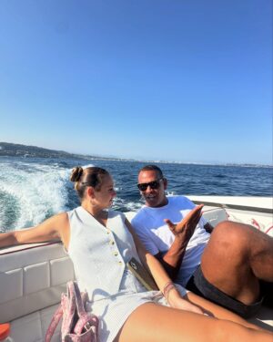 Alex Rodriguez Instagram - Officially 49! Feeling better than I ever have and so thankful to be healthy and surrounded by amazing family and friends. Life moves pretty quick, remember to pause and enjoy. 🥳