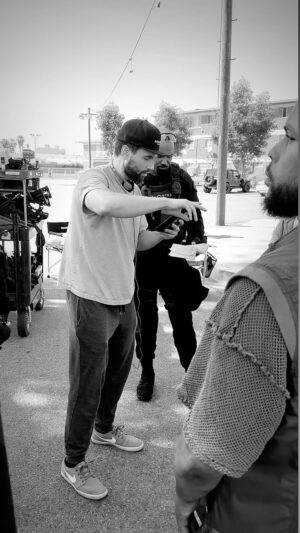 Alex Russell Instagram - A Little #bts of this Friday’s episode!!! Great to be back with 20 squad.  #rollswat 💪🏼💥💥 @swatcbs 

🎥 @davinophotostudio