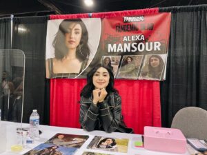 Alexa Mansour Instagram - Cheers to an unforgettable weekend, to new old friends, new friends, and making memories that’ll last a lifetime. Feeling very blessed right now x 
Thank you @fandemictour for having me and making my first convention experience absolutely flawless 🖤✨
See you soon LA!!