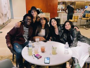 Alexa Mansour Instagram - Cheers to an unforgettable weekend, to new old friends, new friends, and making memories that’ll last a lifetime. Feeling very blessed right now x 
Thank you @fandemictour for having me and making my first convention experience absolutely flawless 🖤✨
See you soon LA!!