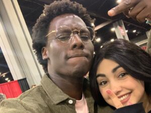 Alexa Mansour Instagram - Cheers to an unforgettable weekend, to new old friends, new friends, and making memories that’ll last a lifetime. Feeling very blessed right now x 
Thank you @fandemictour for having me and making my first convention experience absolutely flawless 🖤✨
See you soon LA!!