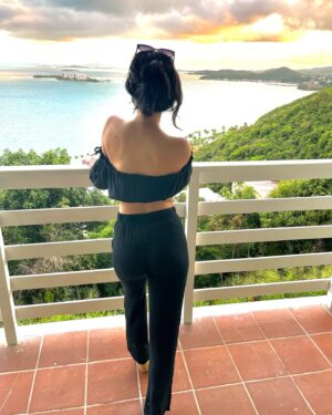 Alexa Mansour Instagram - La la la la laaaaaa 🌴
