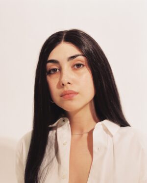 Alexa Mansour Instagram - The face I make before I run straight to the 🚩 🚩🚩