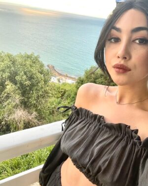 Alexa Mansour Instagram - La la la la laaaaaa 🌴