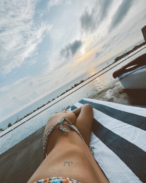 Alexa Mansour Instagram - I don’t even know what day it is anymore 🇻🇳