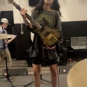 Alexa Mansour Instagram - A wee bit of this and a lotta that 💁🏻‍♀️ 

“2 STEPS AWAY” coming out soon xx