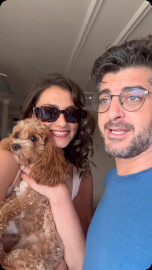 Alexander Kadiev Instagram - Едно от най-хубавите преживявания покрай сватбата е свързано с моминското парти на жена ти! Тя заминава, а ти оставаш в прегръдките на своя компютър…Как да не се ожени човек!? 😆🤪🥰