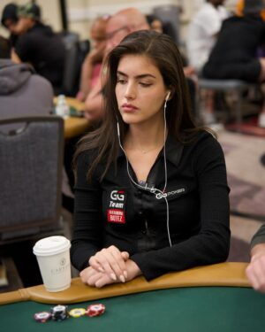 Alexandra Botez Instagram - If I had a dollar for every time I raged and said I’m quitting poker, I’d use it to buy myself into the main event again next year 🤡
