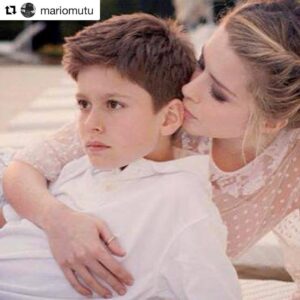 Alexandra Dinu Instagram - The best and most precious birthday present!!!😍 Iti multumesc si te iubesc mult!! ❤️@mariomutu  #proudmom  #birthdaygirl  #unconditionallove

@mariomutu with @repostapp
・・・
Happy Birthday to the most important person in my life , that helps and supports me every single day . I feel blessed to have a mom like you , love you @alexologia ❤ #january3rd2017