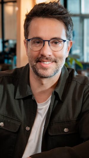 Alexandre Barrette Instagram - Prouvez au monde que vous êtes des @incroyables_rc! 👉 incroyables.ca

🌟 @alex_barrette veut connaître vos anecdotes les plus surprenantes et invraisemblables pour sa nouvelle émission à venir sur @icirctele!