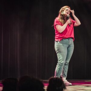 Alexandre Barrette Instagram - Merci beaucoup à tous ceux qui ont assisté aux 4 soirées du Cabaret BleuFeu à l’Impérial Bell de Québec. 

Un immense merci aux artistes, de gros coups de cœur personnels, qui ont accepté de venir faire un tour sur ma soirée ! 

Merci @bleufeu_ @imperialbellqc @zeromusique @genevievehd @korinecote @marylenegendron @annesarahcharbonneau @samuel.vigneault.58 @cstevebiko @nathan_meilleur @marianacherie @jess.chartrand @simondelisle @billytellier @kingmelrose @mathduff @monadegrenoble @magali.saintvincent

Maintenant, quelle est la suite ?

D’autres soirées du genre à Québec ? 

Des soirées similaires à Montréal ?
 
La sortie de mon 4e one-man-show ???

À suivre… 😉 

Crédit photo : @carbophotographe