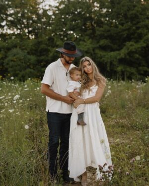 Alexandria DeBerry Instagram - my heartbeat 🫶🏼 this month marks 10 years together @tylerbeede! 

“surely your goodness   mercy will follow after me” 🌾🌼 
…   boy has it 🥹
