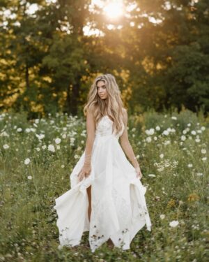 Alexandria DeBerry Instagram - my heartbeat 🫶🏼 this month marks 10 years together @tylerbeede! 

“surely your goodness   mercy will follow after me” 🌾🌼 
…   boy has it 🥹