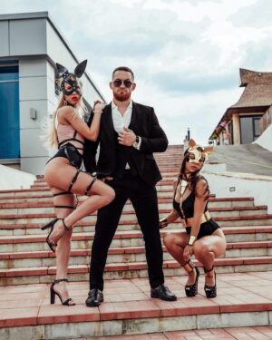 Alexey Ovsyannikov Instagram - Почувствуйте силу стиля в наших мужских костюмах. 

☝🏻Форма, качество и уверенность - вот что делает наши костюмы идеальными для любого особого случая.

************************************************
✔️Не покупай костюм, не побывав у нас!
✔️Более: 500 кв.м. пространства
✔️Более: 1000 костюмов в наличии
✔️Более: 3000 аксессуаров
✔️Цены : от 13 000₽ до 35 000₽
✔️Бесплатный образ под ключ от стилиста 
✔️Размерный ряд от 44 до 78 
✔️АКЦИИ , СКИДКИ , РАССРОЧКА
✔️ Весь ассортимент: https://code-men.ru/

#мужскиекостюмысамара#мужскиекостюмывсамаре#свадебныйкостюмсамара#свадебныйкостюмвсамаре#мужскойкостюмсамара#мужскойкостюмвсамаре#костюмысамара#костюмывсамаре#мужскаяодеждавсамаре#мужскиекостюмытольятти