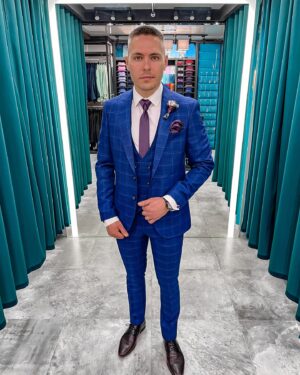 Alexey Ovsyannikov Instagram - Мужской костюм – это не просто одежда, это выражение вашей индивидуальности.

 😉В Code Men есть костюмы для каждого мужчины, от классики до современных трендов.

************************************************ 
✔Не покупай костюм, не побывав у нас! 
✔Более: 500 кв.м. пространства 
✔Более: 1000 костюмов в наличии 
✔Более: 3000 аксессуаров 
✔Цены : от 13 000₽ до 35 000₽ 
✔Бесплатный образ под ключ от стилиста 
✔Размерный ряд от 44 до 78 
✔АКЦИИ , СКИДКИ , РАССРОЧКА 
✔ Весь ассортимент: https://code-men.ru/ 
 
#мужскойкостюмсамара #мужскойкостюмвсамаре #костюмнавыпускнойсамара #моднаяодеждасамара #костюмысамара #костюмывсамаре #свадебныеплатьясамара #свадебныеплатьявсамаре #свадебноеплатьесамара #свадебныйсалонсамара #свадебныйсалонвсамаре #вечерниеплатьясамара #вечерниеплатьявсамаре #вечернееплатьесамара #мужскаяодеждасамара #мужскаяодеждавсамаре #мужскиекостюмысамара