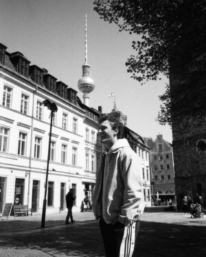 Alexey Zlovedov Instagram - Hallo, mein Name ist Alexey.  Alles wird gut ✌️

📸 @neploxoe