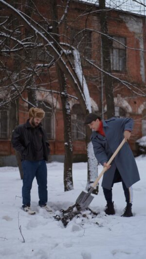 Alexey Zlovedov Instagram - Потрясающий сериал и саундтрек, не поймите не правильно. 
Просто контента так много, что уже дурно❤️