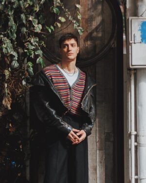 Alexey Zlovedov Instagram - Spring melody 🫶

Style: @katrinacosmos 
Photo: @nikadiyanova