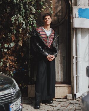 Alexey Zlovedov Instagram - Spring melody 🫶

Style: @katrinacosmos 
Photo: @nikadiyanova