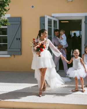 Alexia Mori Instagram - Noce de coton ✨💖
1 an de mariage aujourd’hui ça passe si vite mais à la fois j’ai l’impression que c’était il y a une éternité.. 
je nous souhaite tellement de chose… tu sais tout ❤️