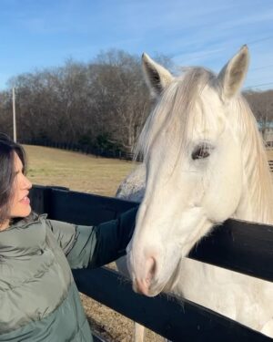 Alexys Gabrielle Instagram - maybe the number of extraordinary things that happen in your life depends on what you notice ✨ like laughing your butt off with your husband the moment you **realize** your girl horse is DEF a boy horse 👀 or watching your tiny human hold a whole rooster. Or learning to like your squinty smile cause you realize it looks just like your dad’s. Or realizing what a gift it is that you can make beautiful things a flower arrangement or some cinnamon rolls or anything you want with your own two hands. Life can really be a scavenger hunt for little miracles every single day. Here’s to more noticing in 2024 🤍