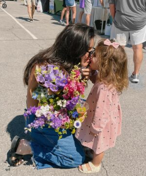 Alexys Gabrielle Instagram - the best part of me will always be Juniper 🤍 happy Mother’s Day weekend. In awe of the way moms make the world go round 💐