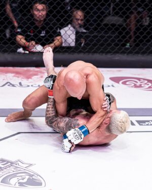Ali Al-Qaisi Instagram - Relive the electrifying moment when Ali “The Royal Fighter” Alqaisi reclaimed the throne of the UAE Warriors Featherweight division at UAE Warriors 33!

 🏆 Mark your calendars for May 18th. The reigning champion returns to the ring to defend his hard-earned title and Samuel Bark is gearing up to challenge the champion’s might and get his arm raised. 

#UAEW50
#UAEWarriors