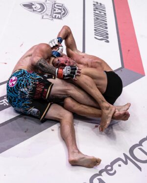 Ali Al-Qaisi Instagram - Relive the electrifying moment when Ali “The Royal Fighter” Alqaisi reclaimed the throne of the UAE Warriors Featherweight division at UAE Warriors 33!

 🏆 Mark your calendars for May 18th. The reigning champion returns to the ring to defend his hard-earned title and Samuel Bark is gearing up to challenge the champion’s might and get his arm raised. 

#UAEW50
#UAEWarriors
