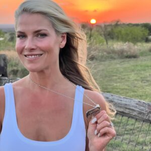 Ali Larter Instagram - That’s a wrap on Landman! This has been one of the most rewarding jobs of my life. I feel so lucky to have worked with this stellar cast and crew… Just the best of the best. Heart is full. ❤️