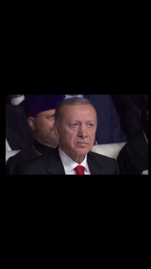 Ali Nuri Türkoğlu Instagram - Cumhurbaşkanımız Sayın Recep Tayyip Erdoğan ‘ı hiçbir hadsiz salyalı tehdit edemez! 

Ey bu millete kin tutan, bu devlete göz diken düşman ! 
Ne kadar denersen dene, 
her seferinde aynı cevabı alacaksın ! 
“Başaramayacaksınız !!!” 
#WeAreErdoğan 🇹🇷
@rterdogan 

#WeAreTürkiye #Türkiye #Millet #RecepTayyipErdoğan