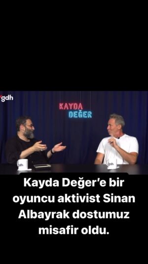 Ali Nuri Türkoğlu Instagram - Kayda Değer ‘in ikinci mühim kaydını oyuncu aktivist sevgili @sinantayminalbayrak dostumuzla aldık. 
Tamamı @gundemedairhs YouTube ‘da
#KaydaDeğer #SinanAlbayrak
#Gdh 
#AliNuriTürkoğlu