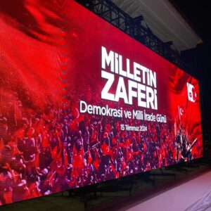 Ali Nuri Türkoğlu Instagram - Cumhurbaşkanımız Sayın Recep Tayyip Erdoğan’ın davet ve teşrifleriyle 18:00 ‘den itibaren milletin evinde buluşuyoruz. #15TemmuzDemokrasiveMilliBirlikGünü #MilletinEvine tüm
halkımız davetlidir. #Külliye
#Bestepe @devlettiyatrolari @karadagli.tamerr @emrebaser79 
@burak.haktanirr @halukozencofficial