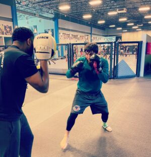 Aliaskhab Khizriev Instagram - Опустишь руки-пропустишь удар.
#правилабокса 
@dyah_ali 🥊🥇